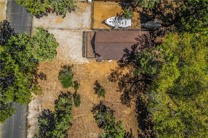 621 Victoria Lane, Sugarloaf, California 92386