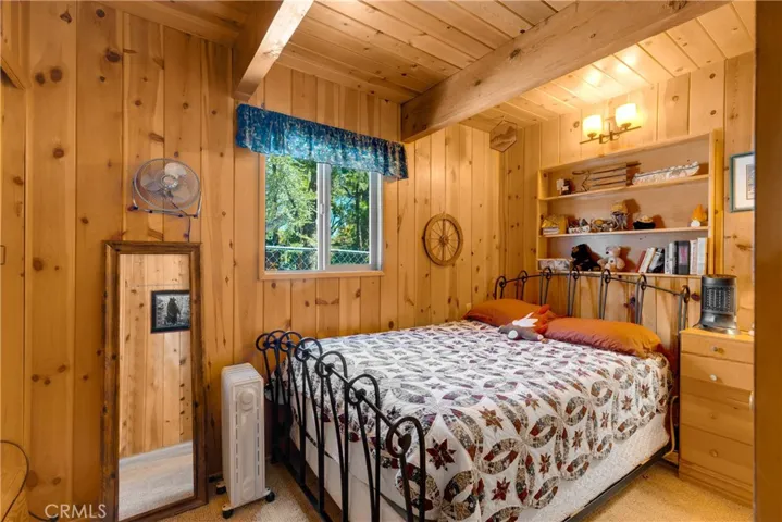 621 Victoria Lane, Sugarloaf, California 92386