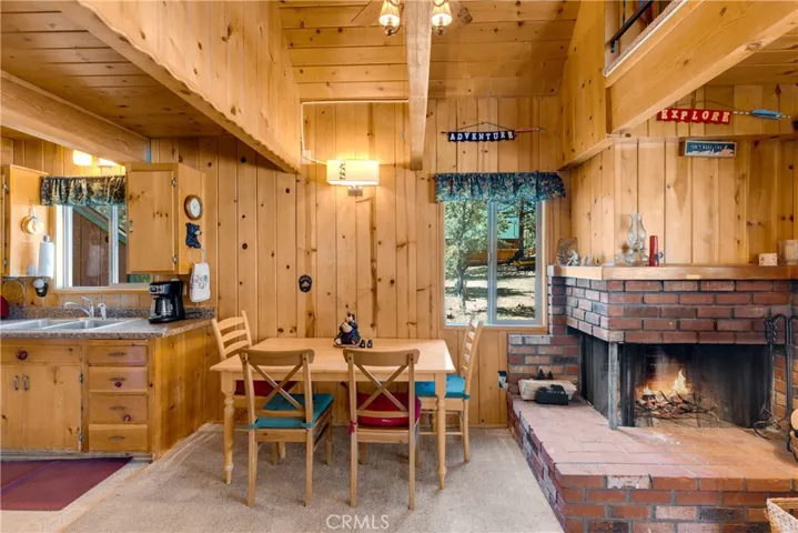 621 Victoria Lane, Sugarloaf, California 92386
