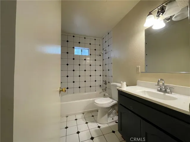 1349 Walnut Avenue, Long Beach, California 90813