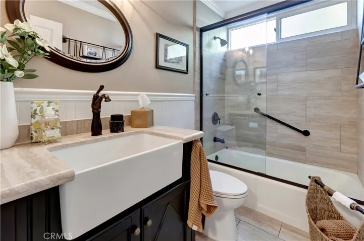 Additional Bathroom Supporting Guest Bedroom