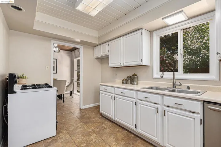 770 Lilly Ave, Hayward, California 94544