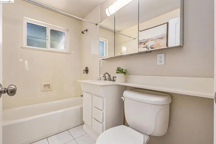770 Lilly Ave, Hayward, California 94544