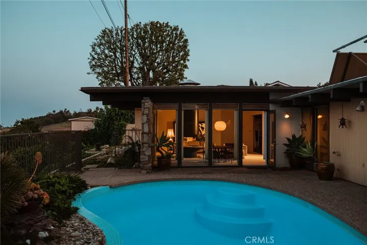 2072 Chandeleur Drive, Rancho Palos Verdes, California 90275