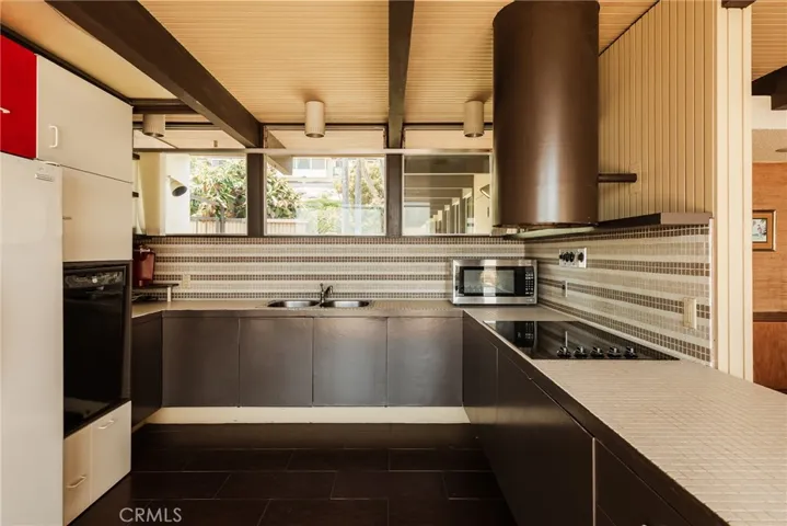 2072 Chandeleur Drive, Rancho Palos Verdes, California 90275