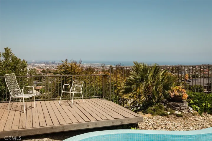 2072 Chandeleur Drive, Rancho Palos Verdes, California 90275