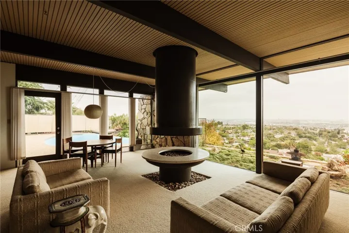 2072 Chandeleur Drive, Rancho Palos Verdes, California 90275