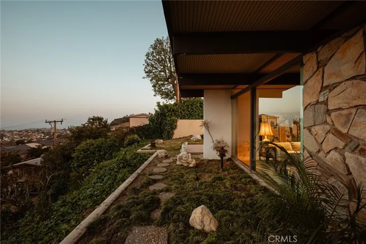 2072 Chandeleur Drive, Rancho Palos Verdes, California 90275