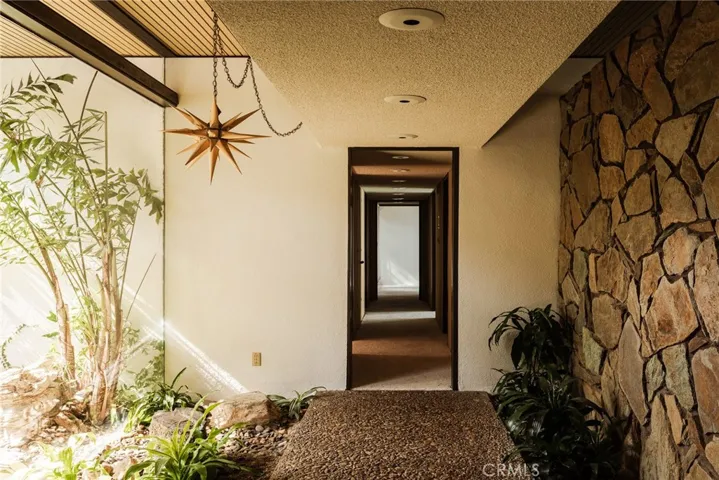 2072 Chandeleur Drive, Rancho Palos Verdes, California 90275