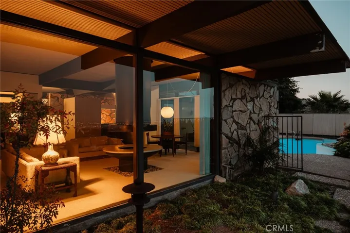 2072 Chandeleur Drive, Rancho Palos Verdes, California 90275