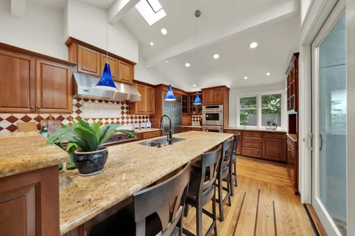 1527 Yew Street, San Mateo, California 94402