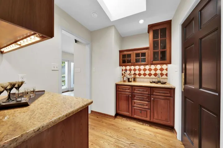 1527 Yew Street, San Mateo, California 94402