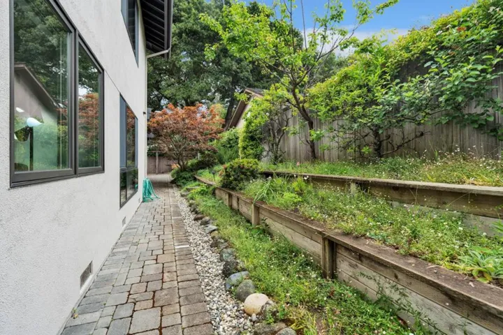 1527 Yew Street, San Mateo, California 94402