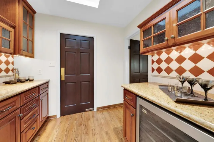 1527 Yew Street, San Mateo, California 94402