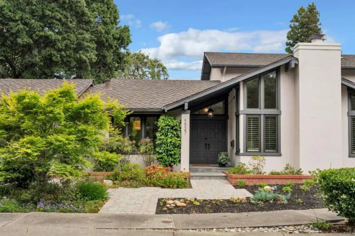 1527 Yew Street, San Mateo, California 94402