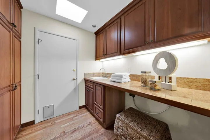 1527 Yew Street, San Mateo, California 94402
