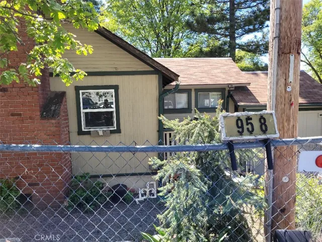 22725 Ponderosa Drive, Crestline, California 92325