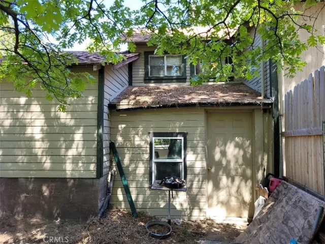 22725 Ponderosa Drive, Crestline, California 92325