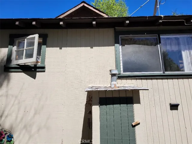 22725 Ponderosa Drive, Crestline, California 92325