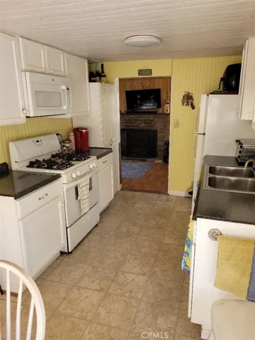 22725 Ponderosa Drive, Crestline, California 92325