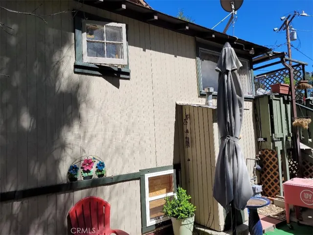 22725 Ponderosa Drive, Crestline, California 92325