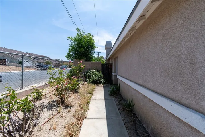 398 Avenue 6, Lake Elsinore, California 92530