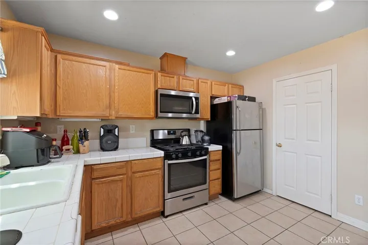 398 Avenue 6, Lake Elsinore, California 92530