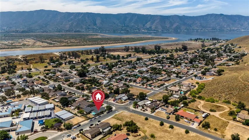 398 Avenue 6, Lake Elsinore, California 92530