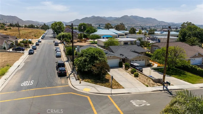 398 Avenue 6, Lake Elsinore, California 92530