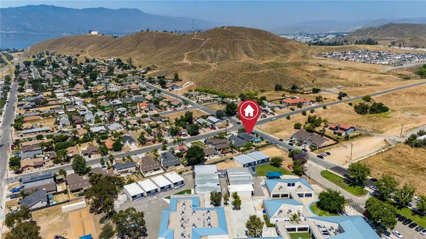 398 Avenue 6, Lake Elsinore, California 92530