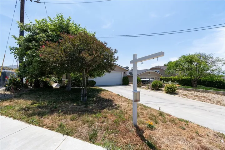 398 Avenue 6, Lake Elsinore, California 92530