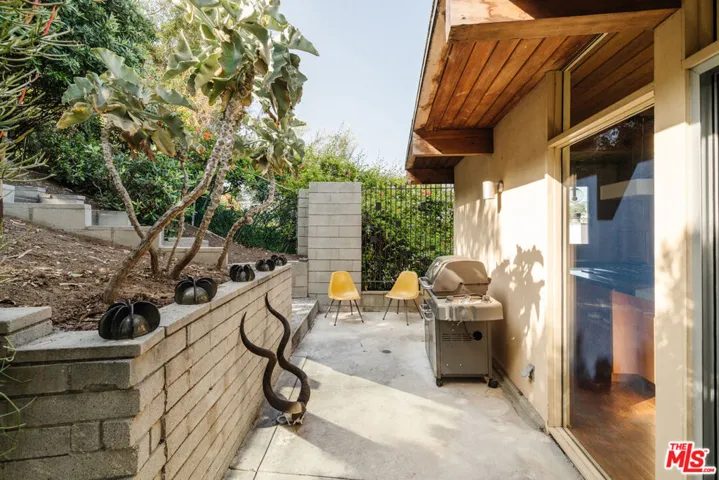 2269 Vasanta Way, Los Angeles, California 90068