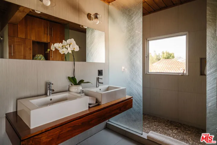 2269 Vasanta Way, Los Angeles, California 90068