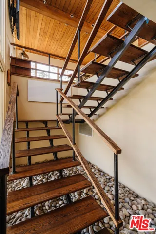 2269 Vasanta Way, Los Angeles, California 90068