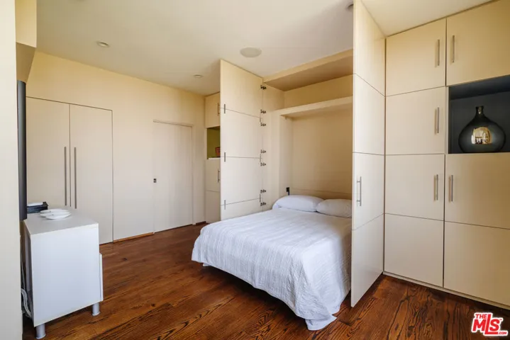 2269 Vasanta Way, Los Angeles, California 90068