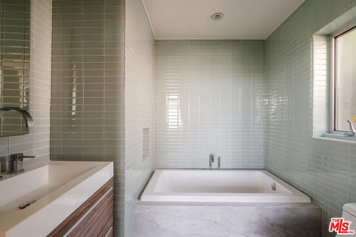 2269 Vasanta Way, Los Angeles, California 90068