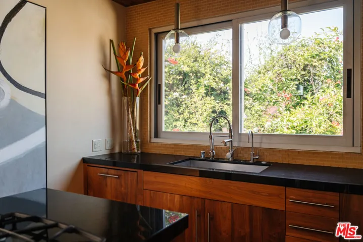 2269 Vasanta Way, Los Angeles, California 90068