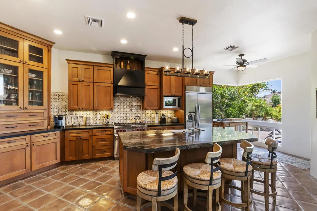 017_Kitchen