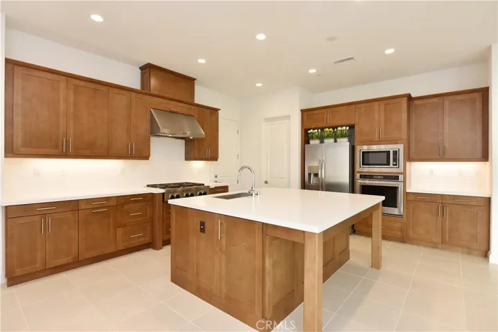 65 Tundra, Irvine, California 92602