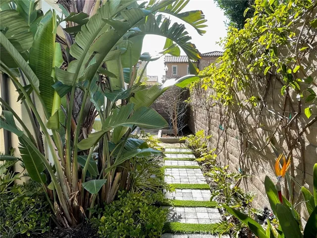 65 Tundra, Irvine, California 92602