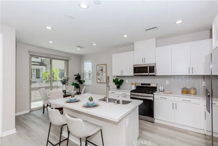 3590 E Peckham Paseo 4, Ontario, California 91761