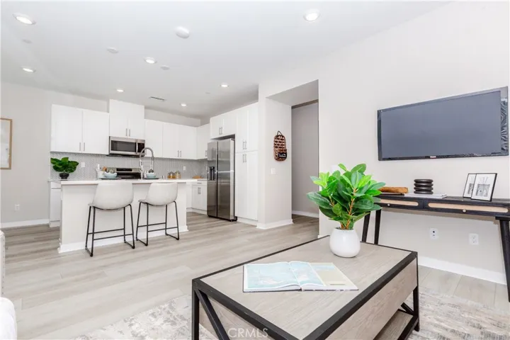 3590 E Peckham Paseo 4, Ontario, California 91761