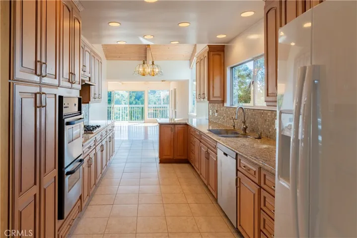 5 Martingale Drive, Rancho Palos Verdes, California 90275