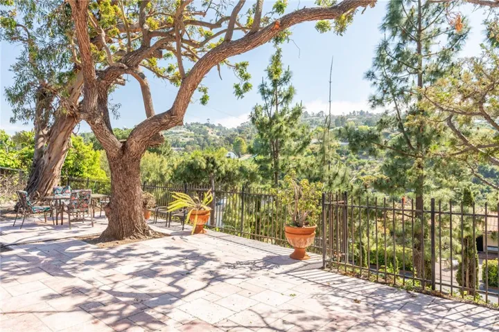 5 Martingale Drive, Rancho Palos Verdes, California 90275