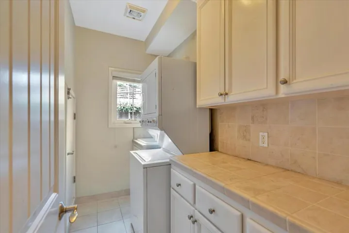 130 Heather Lane, Palo Alto, California 94303