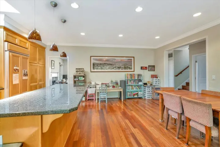 130 Heather Lane, Palo Alto, California 94303