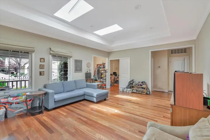 130 Heather Lane, Palo Alto, California 94303