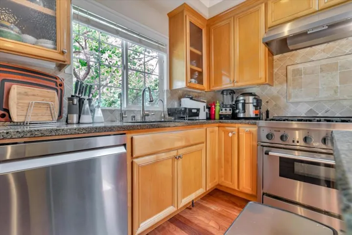 130 Heather Lane, Palo Alto, California 94303