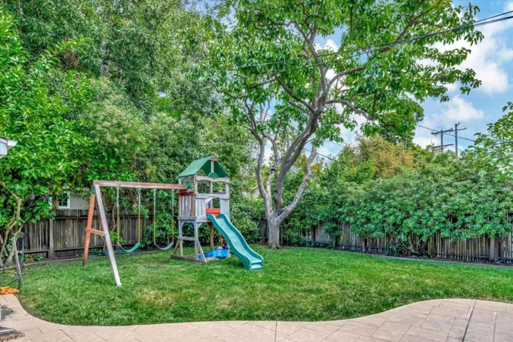 130 Heather Lane, Palo Alto, California 94303