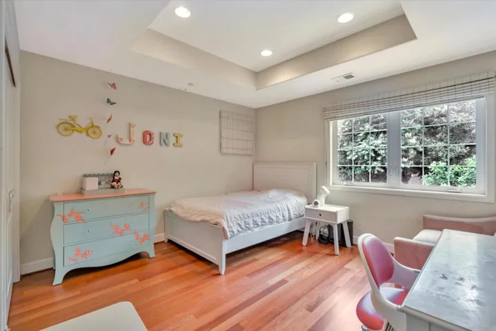 130 Heather Lane, Palo Alto, California 94303